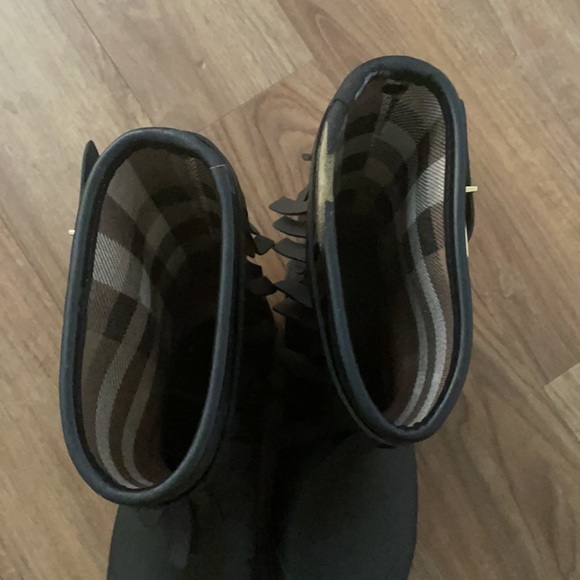 Black Burberry rain boots - Picture 2 of 3